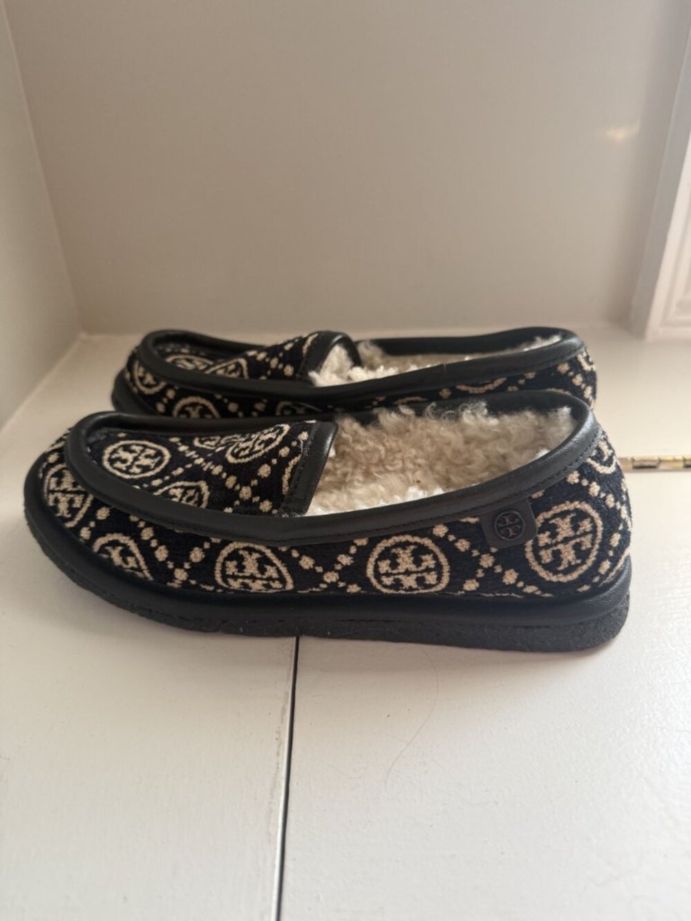 NEW Tory Burch T Monogram Buddy Shearling Loafer Black Size US 5 $298 [jb] - Picture 5 of 12